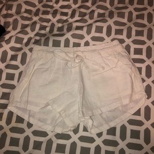 white Cotten shorts w pockets & elastic waistband